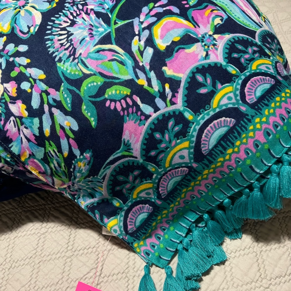 COPY - NWT Lilly Pulitzer scarf. Multi colored and beautifully designed.